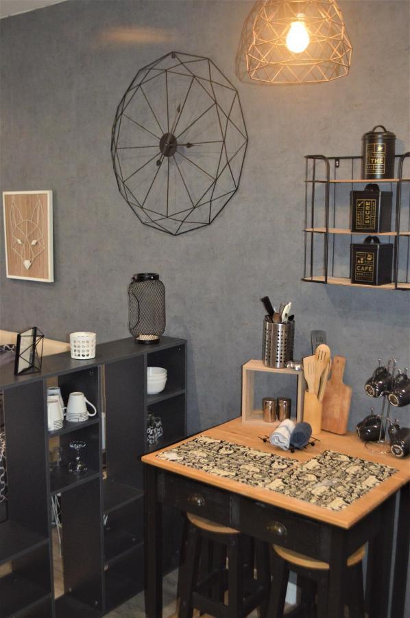 Studio Industriel De Steenia Vieux Port Apartment Marseille Ngoại thất bức ảnh