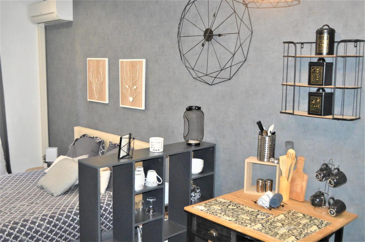Studio Industriel De Steenia Vieux Port Apartment Marseille Ngoại thất bức ảnh